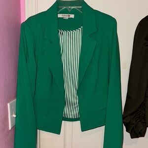 Forever 21 Green Women's Blazer wore only 2 times in great condition.